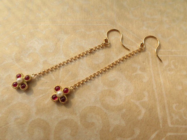 K18 Ruby blossom ピアスの画像1枚目