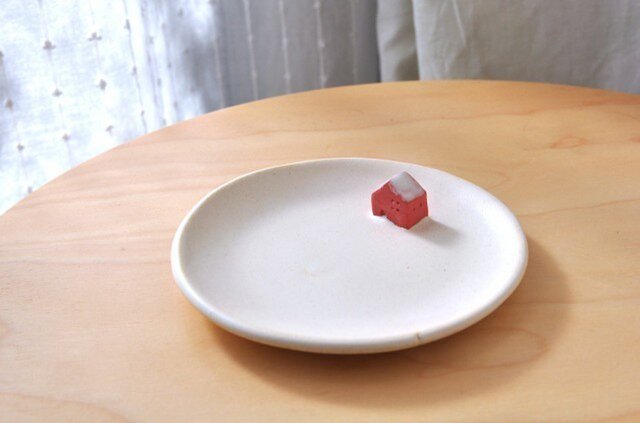 【E様ご予約分】赤いお家の小皿の画像1枚目