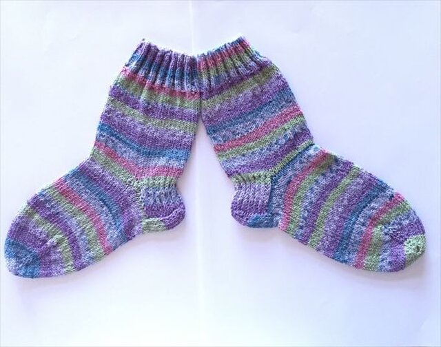 【再販】手編み靴下パープル系・綿素材(22~24cm)の画像1枚目