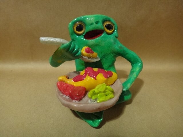 カエルフィギュア オムライスの画像1枚目