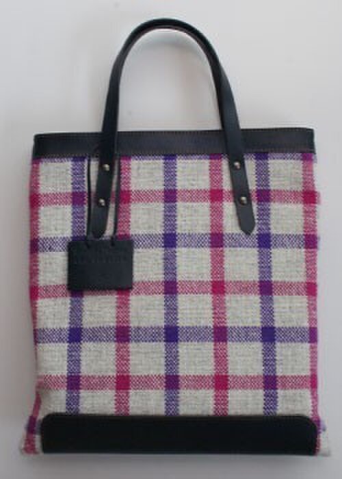 手織りWOOLのチェックバッグの画像1枚目