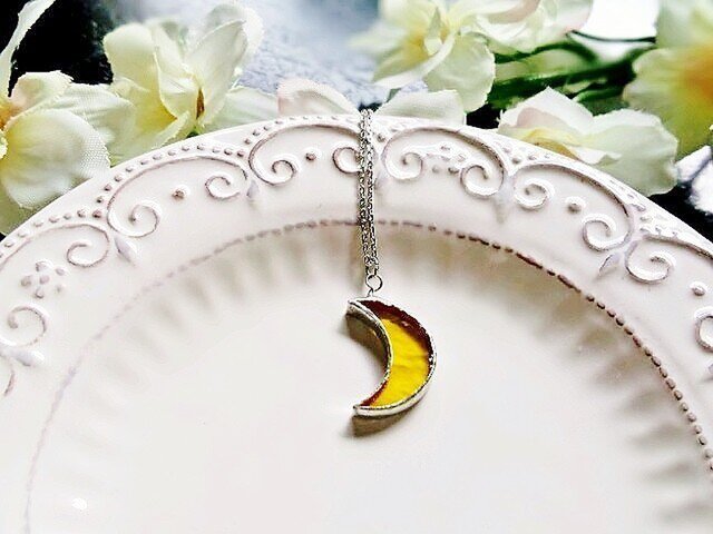 ステンドグラス 月のネックレス～ムーンライト～ | iichi 日々の暮らし