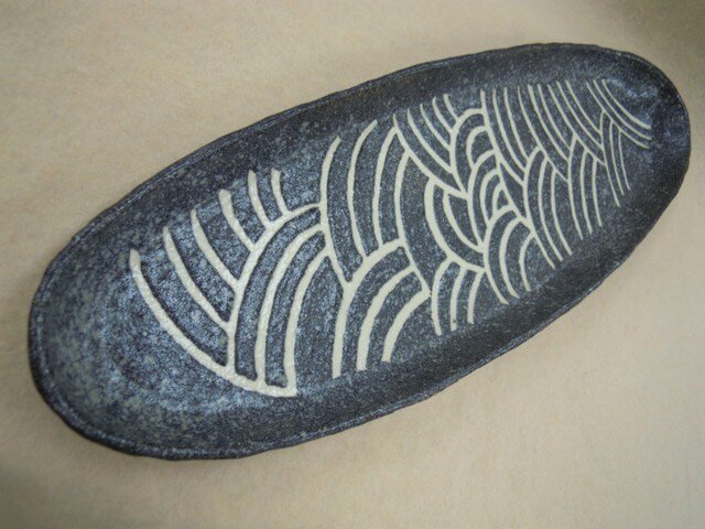 長皿(青海波模様)の画像1枚目