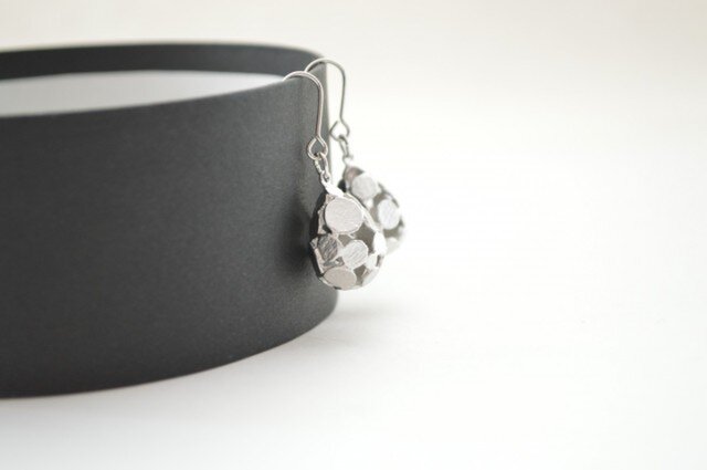 Silver Teardrop Pierceの画像1枚目