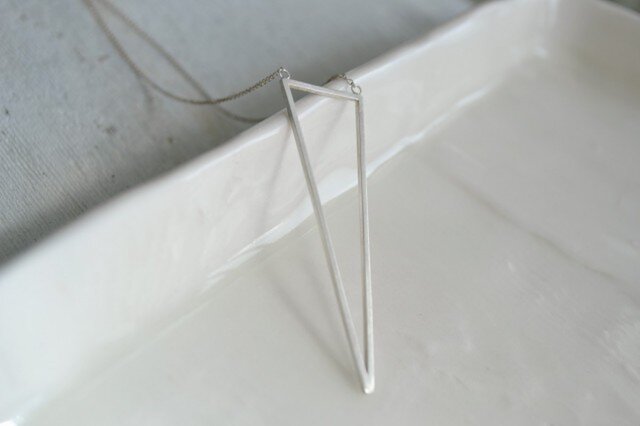 R.Yさま専用作品ー triangle〜ロングネックレスの画像1枚目
