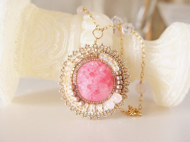 【SALE! 25%OFF!】花ネックレスの画像1枚目