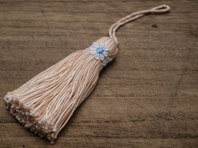 ❁お花タッセル❁ 【マーガレット】バッグチャーム オーナメント キーホルダー 混ぜ色 ベージュの画像1枚目