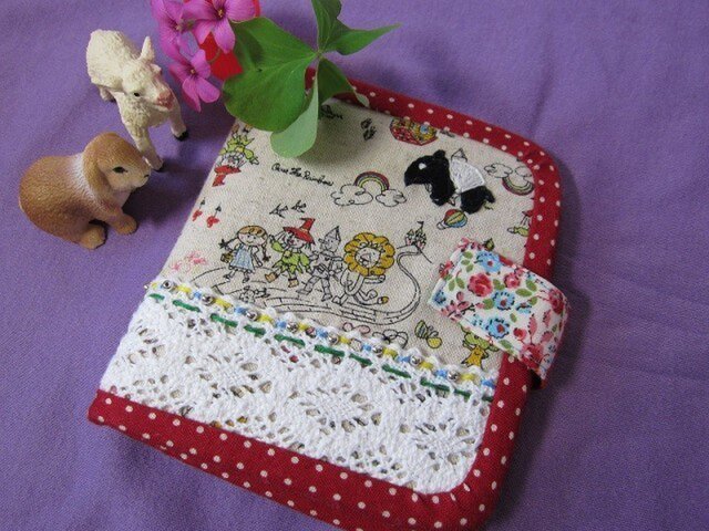 バク刺繍入り2つ折り財布♪の画像1枚目