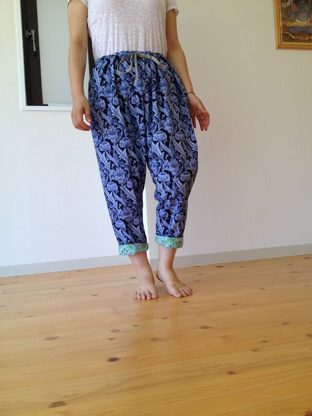サルエルパンツ Beach navyの画像1枚目