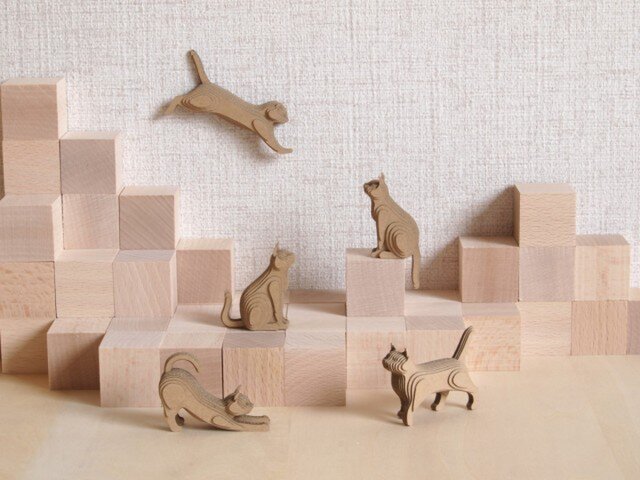 ねこ　彫金机　（パイン材製）　※ハンドメイド Amazon.co.jp: 手作りの木彫りの猫 - 手作りの木彫りの猫木製の