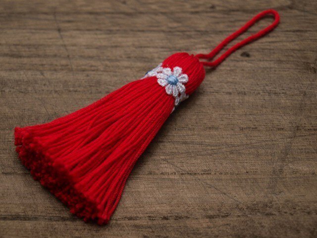 ❁お花タッセル❁ 【マーガレット】バッグチャーム オーナメント 帯飾り キーホルダー 赤の画像1枚目