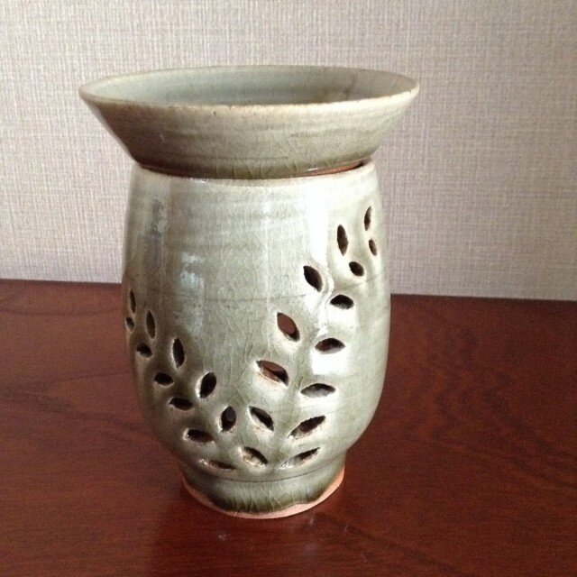 茶香炉ー青磁釉草木紋の画像1枚目