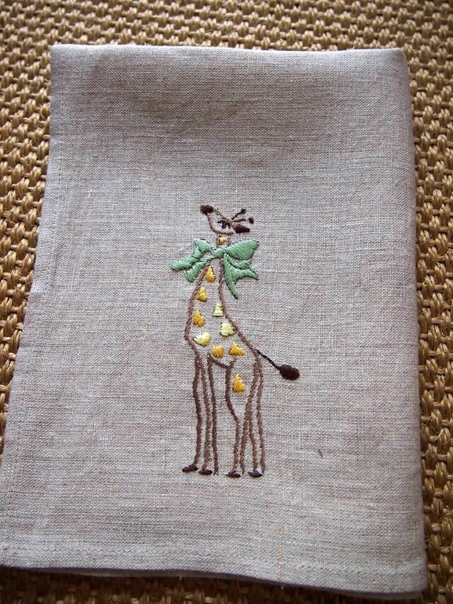 キリンの刺繍のリネン・クロスの画像1枚目