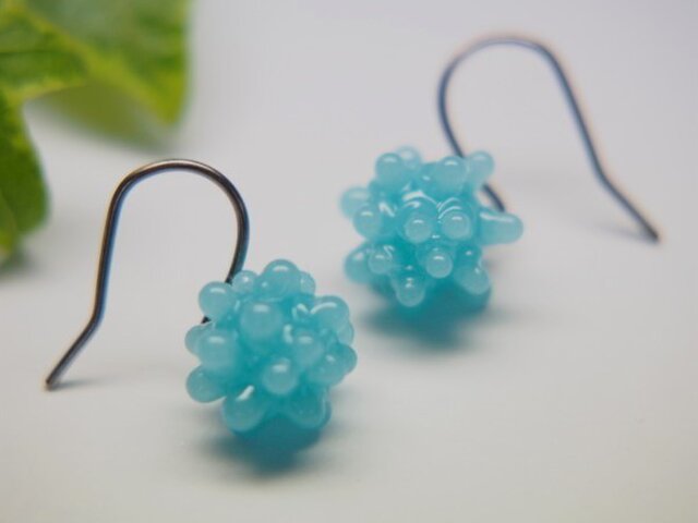 こんぺいとう1粒ピアス 水色の画像1枚目