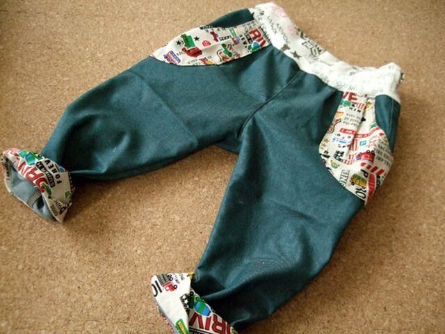 size100クロップド丈の裾ねじズボン(のりもの)の画像1枚目