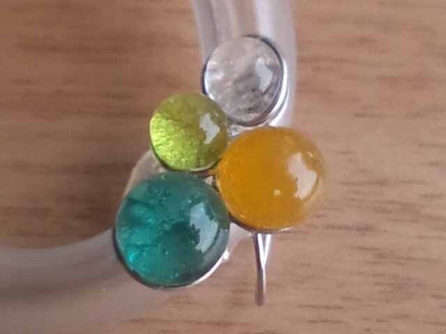 【痛くならないイヤーアクセサリー】yellowgreen~c~の画像1枚目