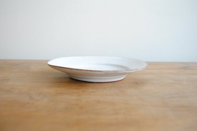 白釉 ５寸リム皿の画像1枚目