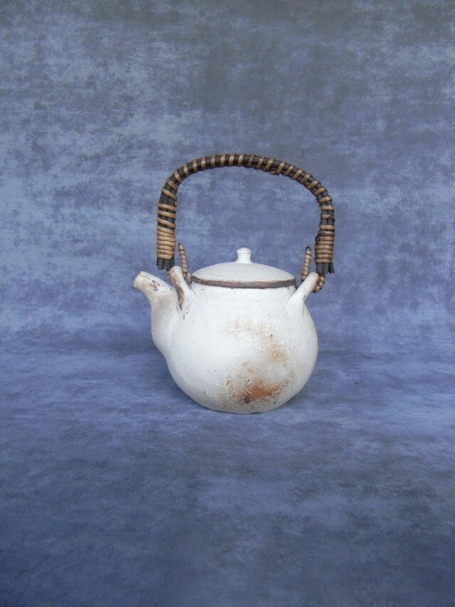 炭化粉引土瓶の画像1枚目