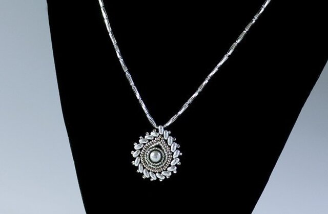 ティアドロップ型ペンダント・シルバー | iichi 日々の暮らしを