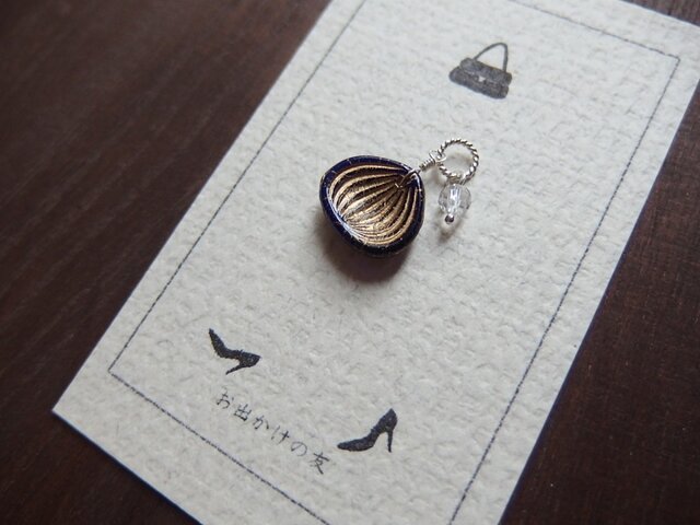 玉ねぎ切ったら涙が出ちゃったペンダントトップの画像1枚目