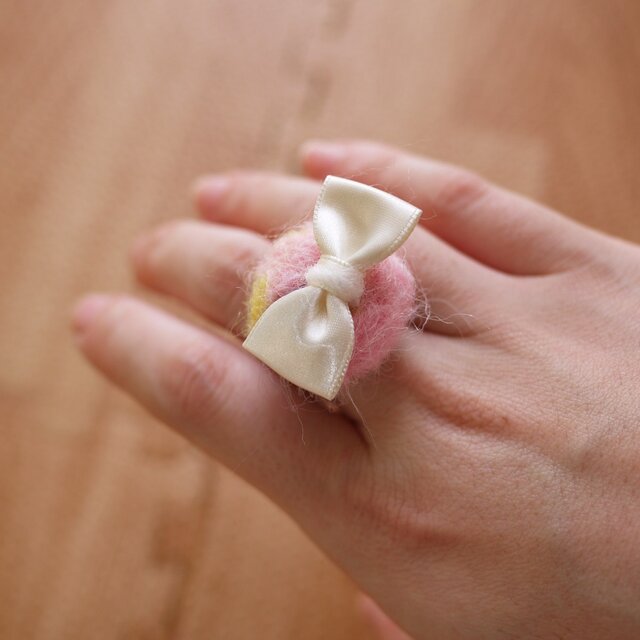 ふわまるリボンのリング（ミックスリボン・アイボリーリボン）