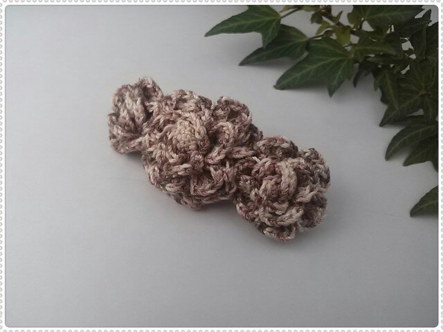 バレッタ ◇薔薇の立体モチーフ◇ブラウン系の画像1枚目