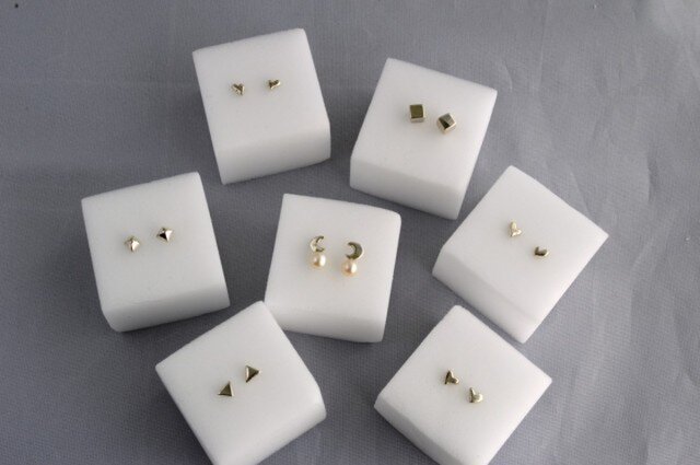 Tiny Silver Earrings "Chibi"の画像1枚目