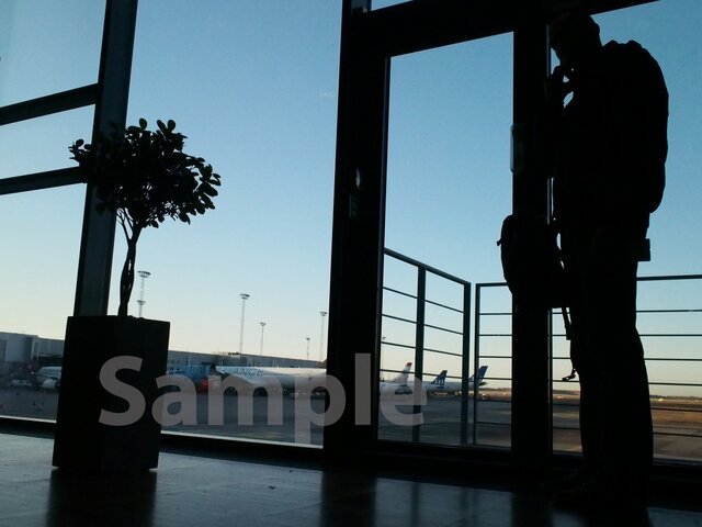 a guy at an airport (コペンハーゲン)の画像1枚目