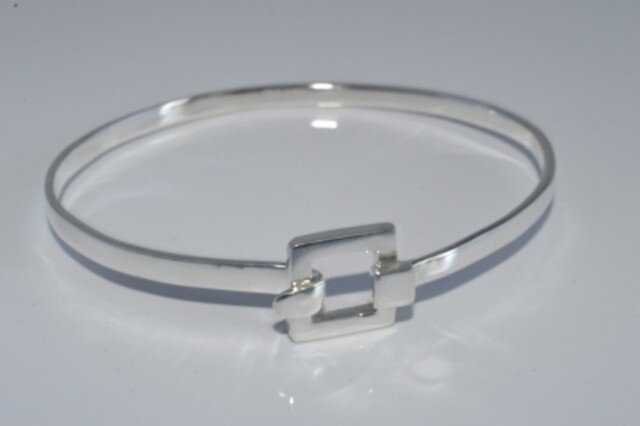 Silver Square Bangleの画像1枚目
