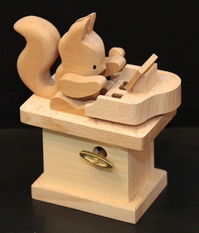 リスのからくりオルゴール(ピアノ)の画像1枚目