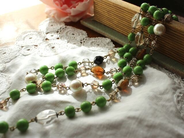 【 Sold 】グリーンピースのゴージャスネックレスの画像1枚目