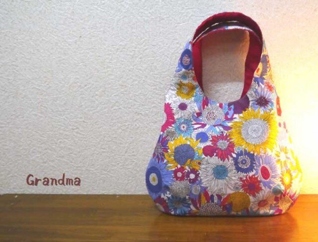 リバティプリント<Small Susanna>★花柄のミニバッグの画像1枚目