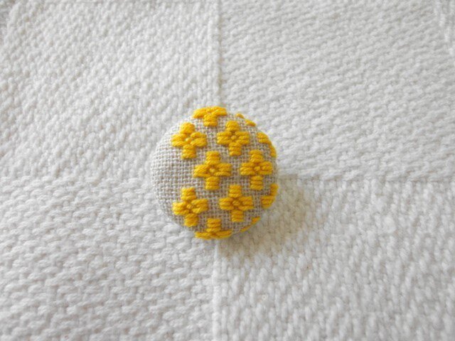 < ひろちゃん様 オーダー品 > こぎん刺しブローチの画像1枚目