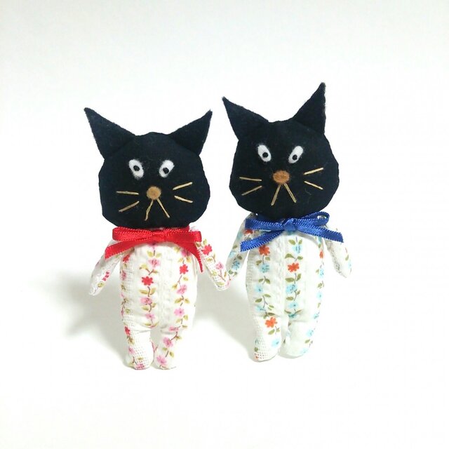 【ご予約品】ブサイクねこちゃんブローチ2個セットの画像1枚目