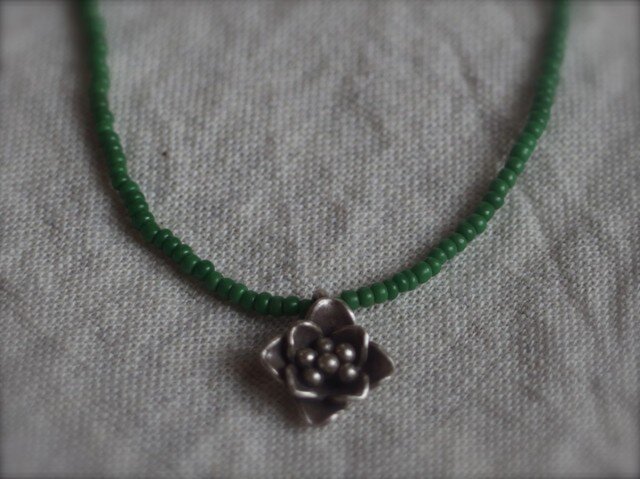 *Flower 銀トップ+つぶつぶのネックレス MIDORIの画像1枚目