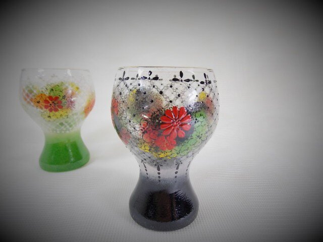 綺麗なフォルムのレース&もこもこお花のミニグラスBの画像1枚目