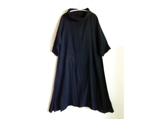 ●筒エリ・Aラインワンピース/黒/メディカルガーゼ服【エコ染料】※受注製作の画像1枚目