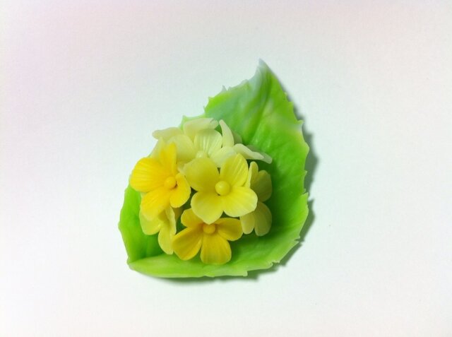紫陽花のブローチの画像1枚目