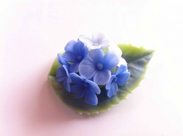 F 様ご予約品 紫陽花のブローチBの画像1枚目