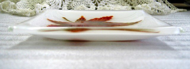 秋のガラス皿 SD393 | iichi 日々の暮らしを心地よくする