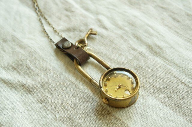 【受注生産】首からさげる時計 key gold N001の画像1枚目