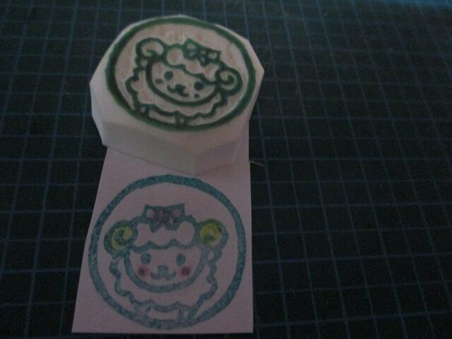 消しゴムはんこ☆リボンひつじちゃん☆の画像1枚目