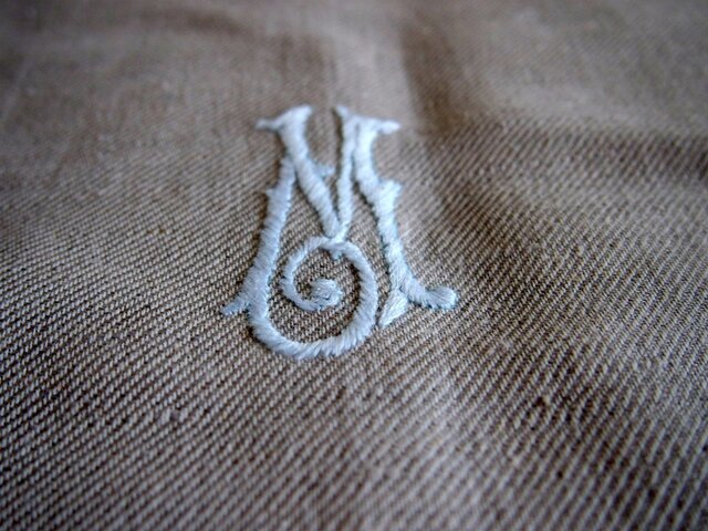 イニシャル刺繍のリネンのキッチンクロス | iichi 日々の暮らし