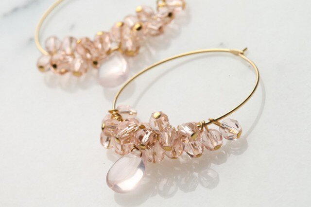 ローズクォーツ、ビーズフープピアス | iichi 日々の暮らしを心地よく