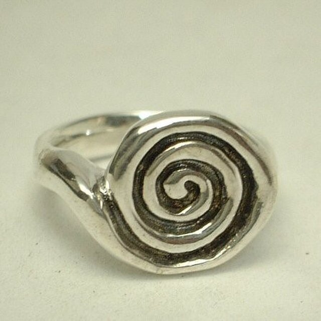ラフな感じのうずまき　シルバーリング
