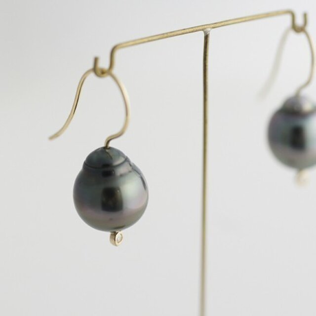 Tahiti pearl earrings {EP038K18}の画像1枚目
