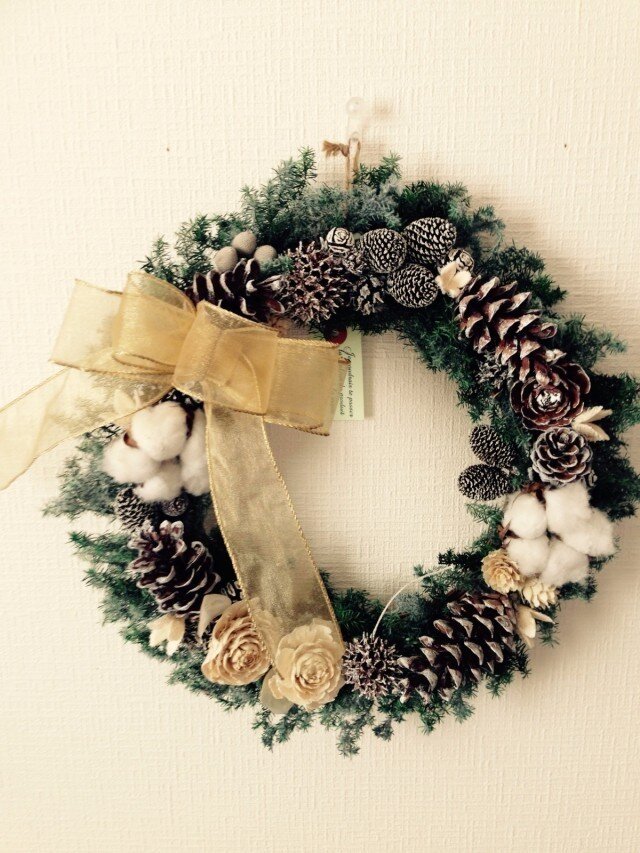 コットンとホワイトシダーローズのクリスマスリース