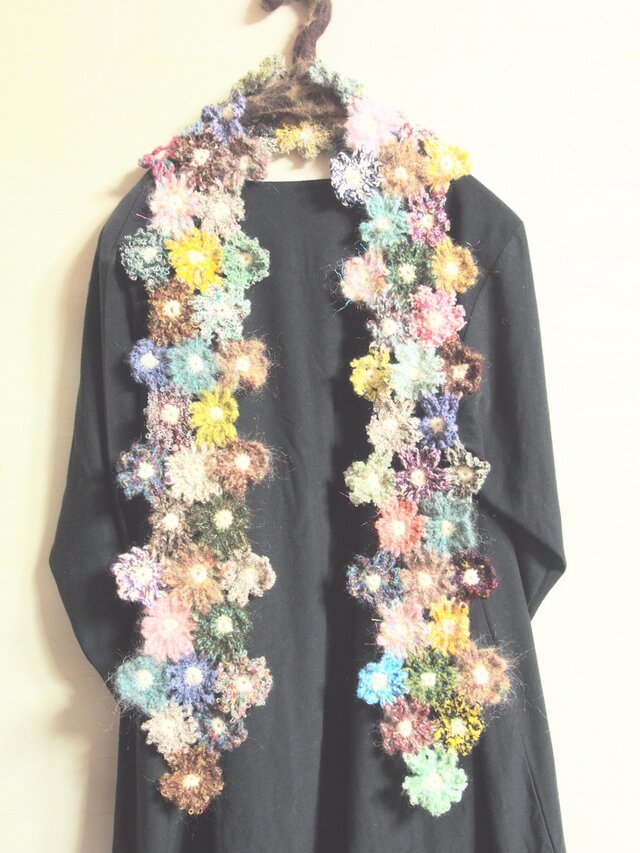 *マーガレットモチーフのマフラー*　