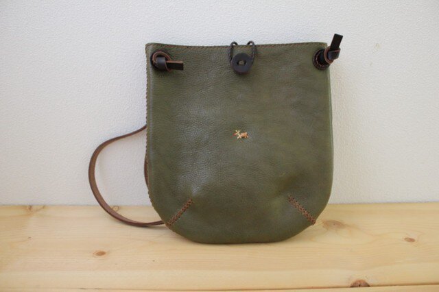 栃木レザー 手縫い本革easy pochette (green)の画像1枚目
