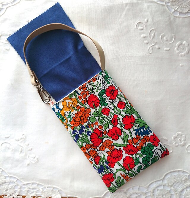 リバティプリント 画面拭き付きケース(Tiny Poppytot）